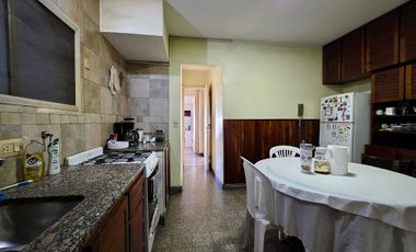 Departamento 3 dormitorios con balcon en venta La Plata