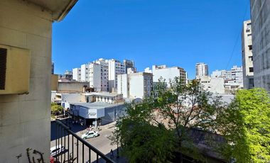 Departamento 3 dormitorios con balcon en venta La Plata