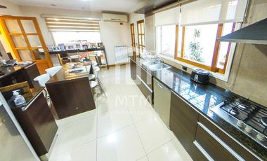 Casa en venta Rosario Alberdi, vista al Rio.