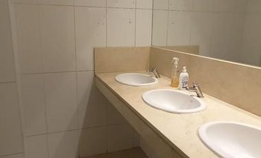 Excelentes oficinas sobre Colectora Panamericana, son 337M2 1° PISO al fte.