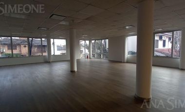 Excelentes oficinas sobre Colectora Panamericana, son 337M2 1° PISO al fte.