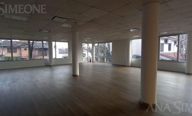 Excelentes oficinas sobre Colectora Panamericana, son 337M2 1° PISO al fte.