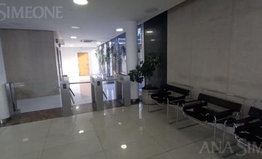 Excelentes oficinas sobre Colectora Panamericana, son 337M2 1° PISO al fte.