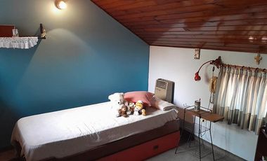 EXCELENTE CHALET DE GRAN CATEGORÍA A 2 CUADRAS DEL CENTRO
