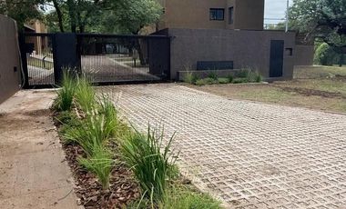 Casa en Alquiler, 3 Dormitorios, Villa Allende Golf