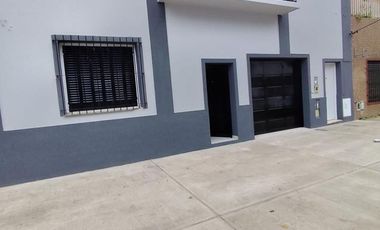 Casa APTO VIVIENDA/USO PROFESIONAL Y/O COMERCIAL