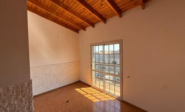Departamento de tres ambientes en Alquiler en Villa Dominico