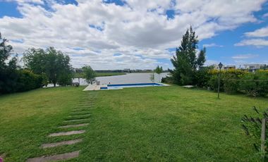 Alquiler Casa en San Sebastian Area 8 Cod 875