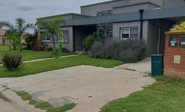 Alquiler Casa en San Sebastian Area 8 Cod 875