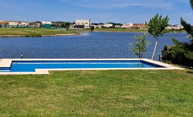 Alquiler Casa en San Sebastian Area 8 Cod 875