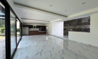 Residencia de Lujo Frente Al Campo de Golf en Paraíso Country Club