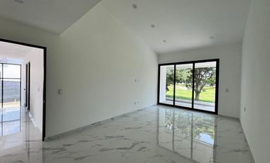 Residencia de Lujo Frente Al Campo de Golf en Paraíso Country Club