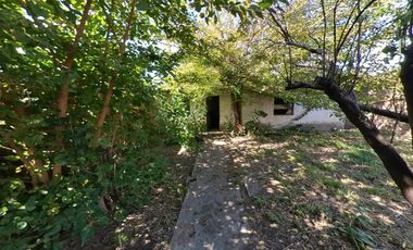 Chalet sobre amplio lote de 10 x 39 en Banfield Este