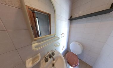 Chalet sobre amplio lote de 10 x 39 en Banfield Este