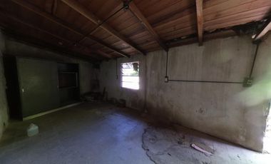 Chalet sobre amplio lote de 10 x 39 en Banfield Este