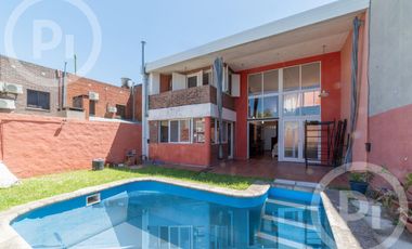 Gran casa familiar en venta en el corazón de Guadalupe