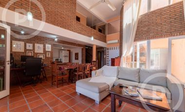 Gran casa familiar en venta en el corazón de Guadalupe