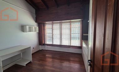 Se alquila Casa de 4 ambientes en Villa Udaondo, Parque leloir