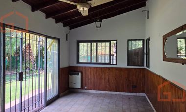 Se alquila Casa de 4 ambientes en Villa Udaondo, Parque leloir