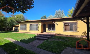 Se alquila Casa de 4 ambientes en Villa Udaondo, Parque leloir