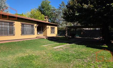 Se alquila Casa de 4 ambientes en Villa Udaondo, Parque leloir