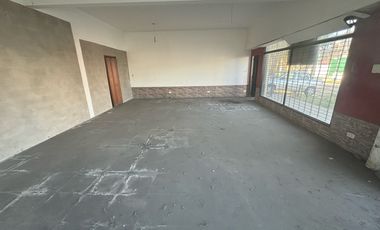 EXCELENTE ESQUINA COMERCIAL CON VIVIENDA