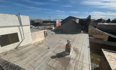 EXCELENTE ESQUINA COMERCIAL CON VIVIENDA