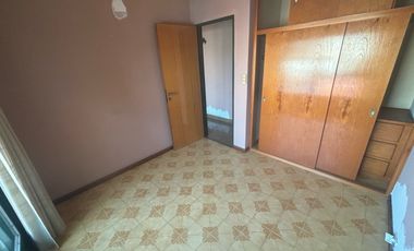 EXCELENTE ESQUINA COMERCIAL CON VIVIENDA