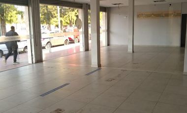 Imponente Local - Billinghurst- Frente a la plaza- Ideal Entidad Bancaria
