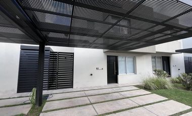 Última casa de 2 dormitorios en ROSSEN Barrio Privado – POSESIÓN INMEDIATA. CON ESCRITURA