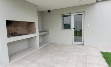 Última casa de 2 dormitorios en ROSSEN Barrio Privado – POSESIÓN INMEDIATA. CON ESCRITURA