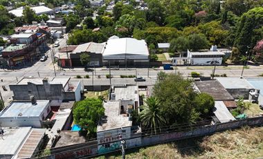 Casa en berazategui con 3 construcciones. ideal inversor emprendimiento