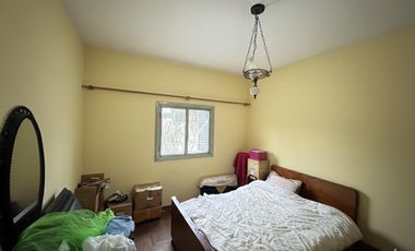 Casa en berazategui con 3 construcciones. ideal inversor emprendimiento