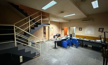 Depósito industrial premium con doble frente, salida a dos calles y T3 – Lanús Oeste