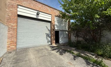 Depósito industrial premium con doble frente, salida a dos calles y T3 – Lanús Oeste