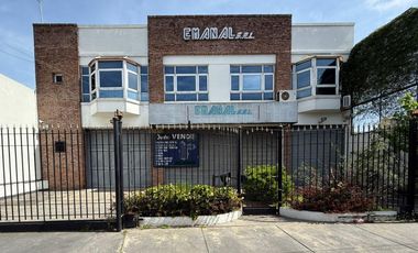 Depósito industrial premium con doble frente, salida a dos calles y T3 – Lanús Oeste