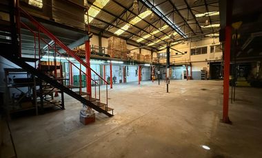 Depósito industrial premium con doble frente, salida a dos calles y T3 – Lanús Oeste