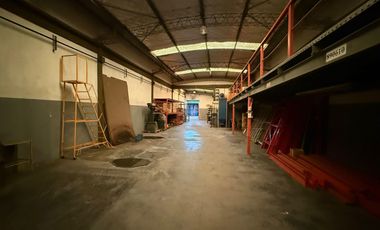 Depósito industrial premium con doble frente, salida a dos calles y T3 – Lanús Oeste