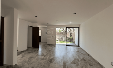 Casa Flamingo en Residencial Bugambilia CAEN-1294-Cd*