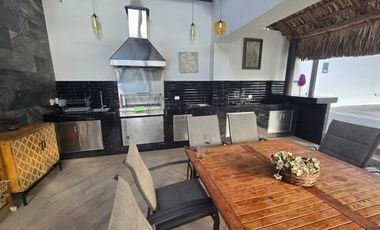 Quinta en Venta - Carretera Nacional, Fraccionamiento Misión Antigua