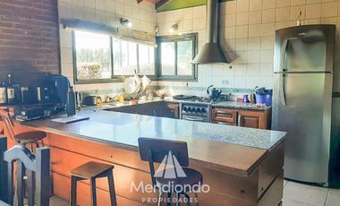 Casa quinta 3 ambientes con amplio parque y pileta / Cte. N. Otamendi