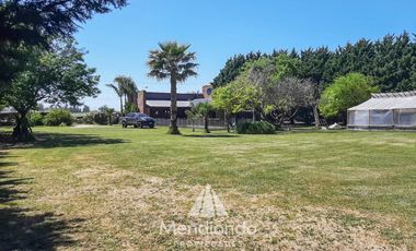 Casa quinta 3 ambientes con amplio parque y pileta / Cte. N. Otamendi