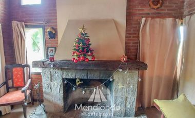 Casa quinta 3 ambientes con amplio parque y pileta / Cte. N. Otamendi