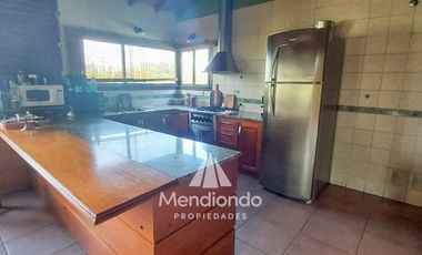 Casa quinta 3 ambientes con amplio parque y pileta / Cte. N. Otamendi