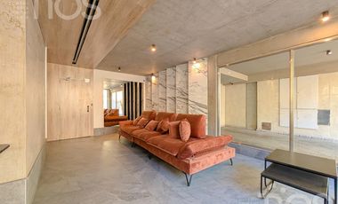 VENTA DEPARTAMENTO SEMIPISO A ESTRENAR DE TRES DORMITORIOS BALCON COCHERA Y AMENITIES EN ZONA RIO