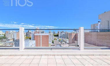 VENTA DEPARTAMENTO SEMIPISO A ESTRENAR DE TRES DORMITORIOS BALCON COCHERA Y AMENITIES EN ZONA RIO