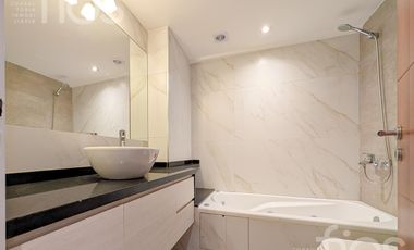 VENTA DEPARTAMENTO SEMIPISO A ESTRENAR DE TRES DORMITORIOS BALCON COCHERA Y AMENITIES EN ZONA RIO