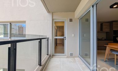 VENTA DEPARTAMENTO SEMIPISO A ESTRENAR DE TRES DORMITORIOS BALCON COCHERA Y AMENITIES EN ZONA RIO