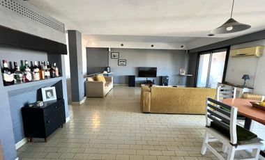 Venta en Bloque – 2 Departamentos   Local   Garage en San Isidro