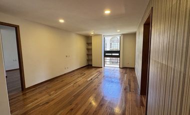 Iluminado , amplio  y súper ubicado